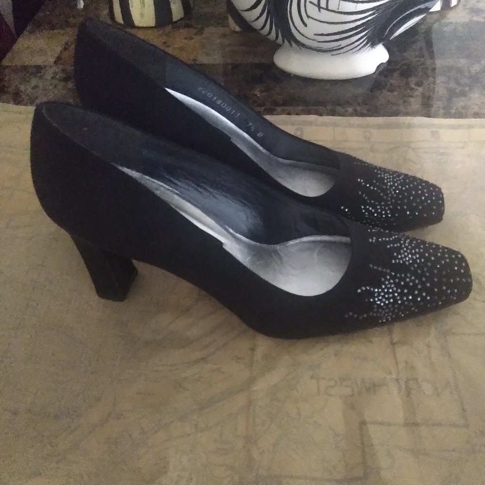 Stuart Weitzman black pumps - Picture 2 of 12